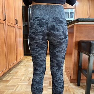 black camo gymshark leggings